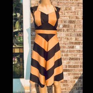 Vintage 70s Black and Tan Chevron Dress